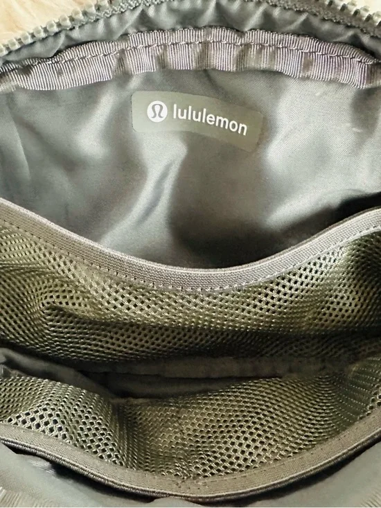 Lululemon Olive Green Lightweight Crossbody Belt Bag NWOT - Picture 5 of 9